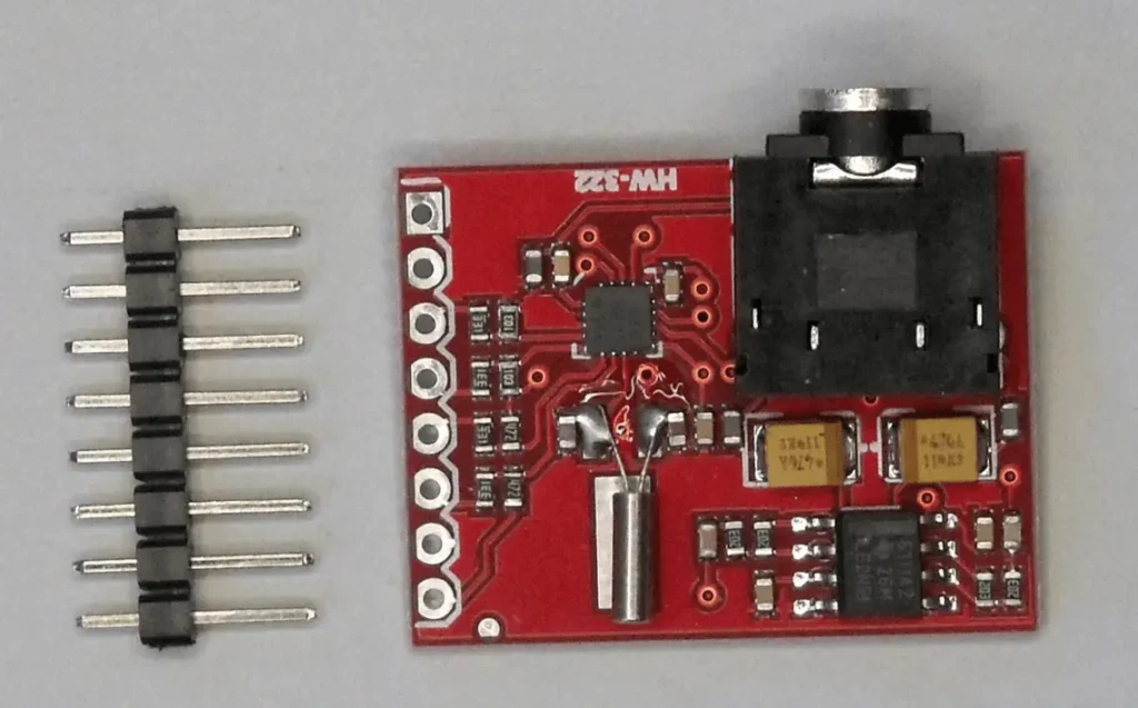 The Si4703 module seen from the front with the connector to be soldered