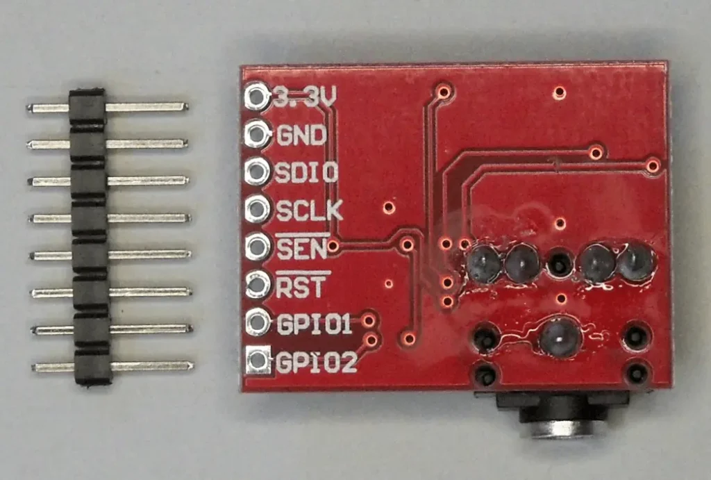 The Si4703 module seen from behind with the connector to be soldered The Si4703 module seen from behind with the connector to be soldered